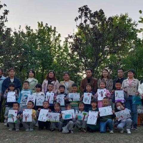 “植”此青绿，遇见皆美好——植物光影画主题教育活动