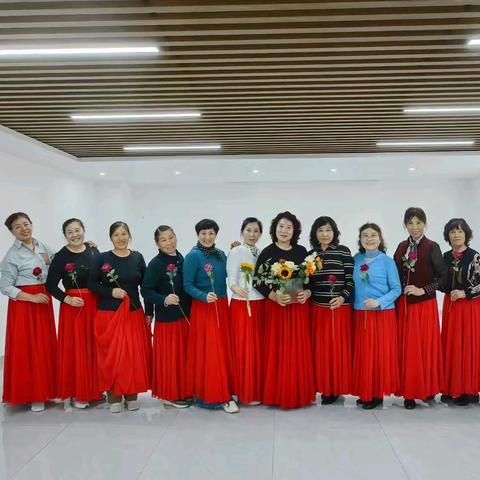 以爱为纽带，共赴温馨时光-兴隆街道兴盛社区母亲节活动