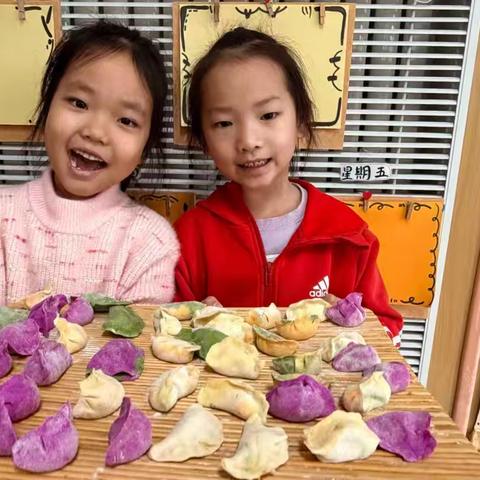 冬至到！兴隆街道兴盛社区萌娃包饺子，温暖快乐过冬天