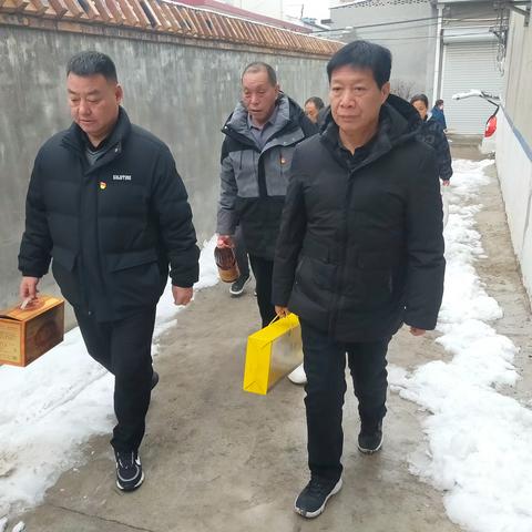 心系老党员，慰问暖人心