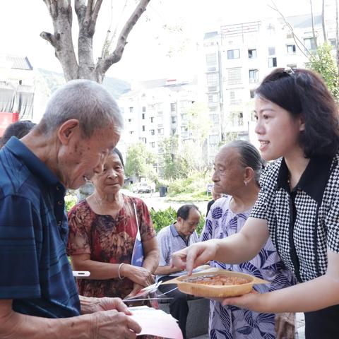 中秋国庆同欢乐 和谐邻里共团圆暨大坪社区“最美夕阳红”摄影主题活动