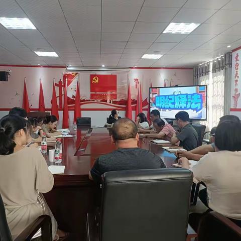 牢记初心强党性  光影铸魂担使命——体育路中学开展“铭记历史 弘扬爱国主义”党日活动