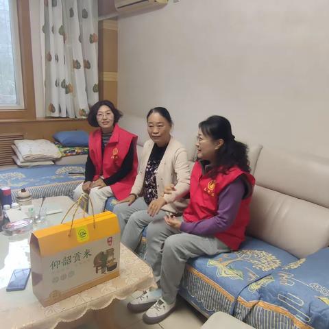 心系桑榆，情暖重阳——三门峡市实验高中校工会看望慰问退休老教师代表