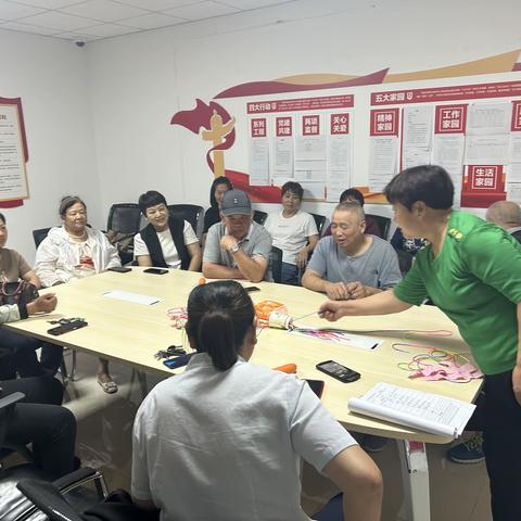 韩家庄社区“玉兔拔萝卜”趣味活动