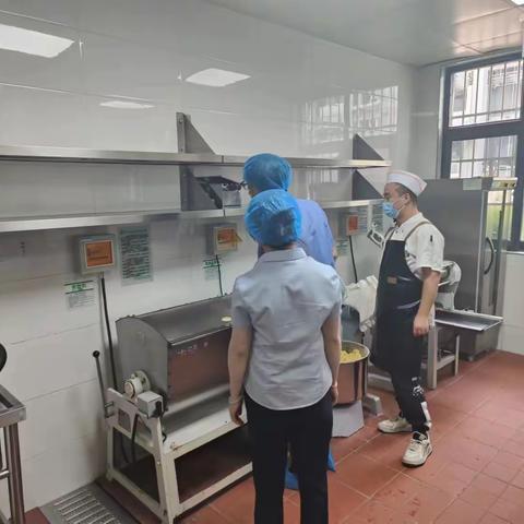 夯实“两个责任” 筑牢校园食品安全防线