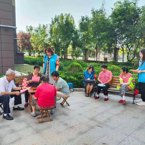 党建引领“红色物业”，点亮居民幸福灯光