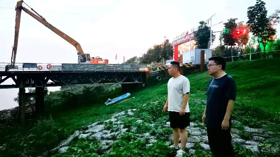 簡篇-扎實履行河長制 保障汛期安全||張卜街道干群齊心共同守護河暢岸綠景美