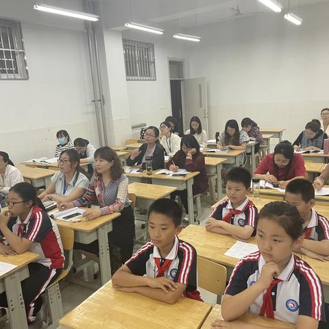 以研促教，共同成长----清怡小学校本部数学组“讲说评”系列活动第五期纪实