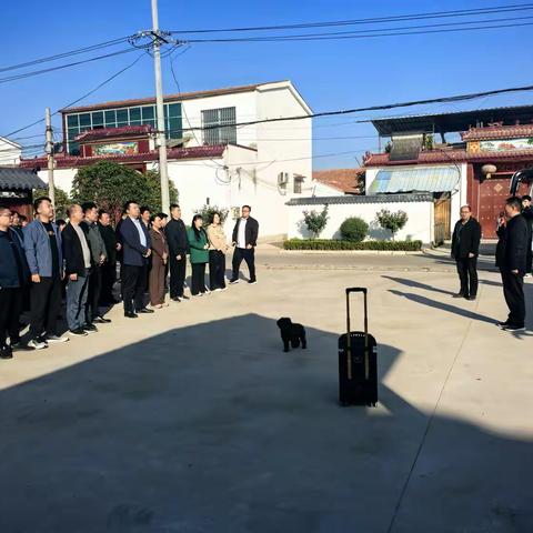 实地观摩取经验    交流学习促提升