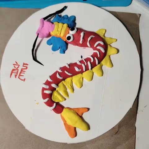 做手工迎龙年！