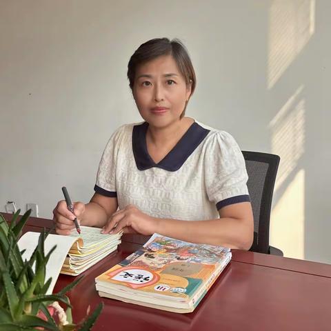 躬耕班级 点亮星光                        ——记昌乐县五图街道小学 优秀班主任王馥萍老师