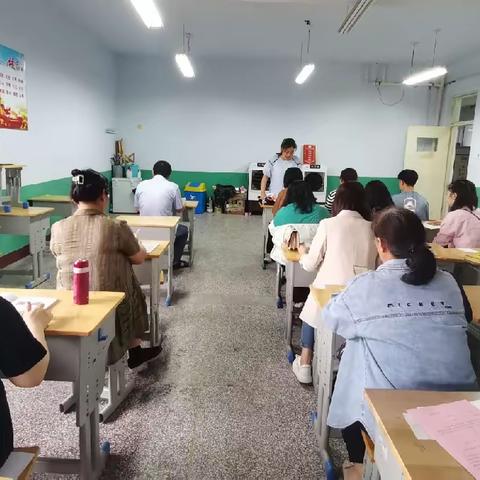 集思广益显成效 凝心聚力促成长——德州五中八年级英语组开展开学前集体备课活动