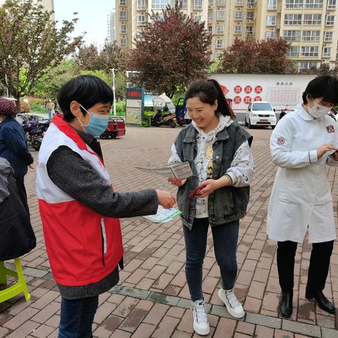 垃圾分类，人人参与，共享低碳生活—凤鸣华府社区垃圾分类再宣传