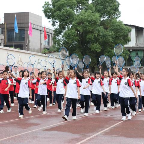 向快乐出发——银海学校2308班第十八届秋季运动会风采