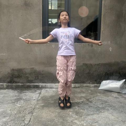 红领巾心向党，强国少年在路上