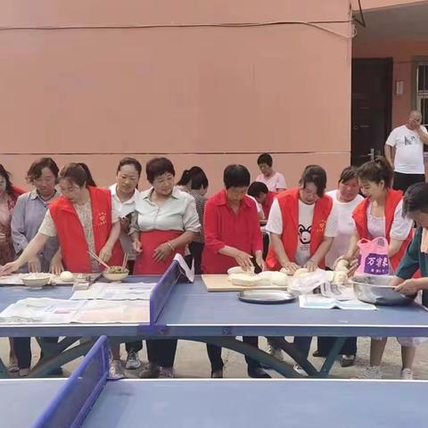 硖石乡:  孝老爱亲饺子宴  浓浓干群鱼水情