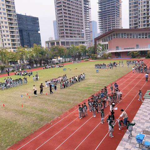 "炫"在至诚，"动"力无限——西大街至诚小学秋季达标运动会