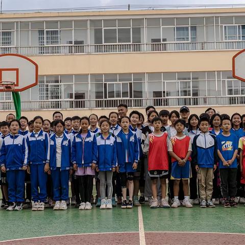 以篮球之名，展青春风采——双龙小学开展红塔区中小学生校园篮球联赛活动