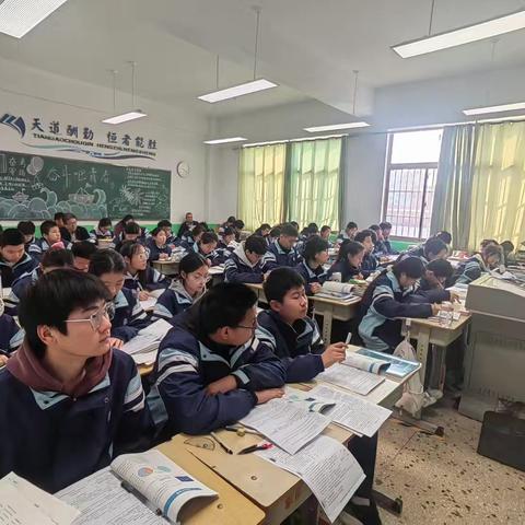 深耕细研踏歌行，立标教研新篇章 ——化学教研活动