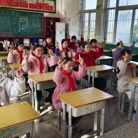 课桌操里展活力 少年风采绽校园 ——内乡县大桥乡中心小学展评活动纪实