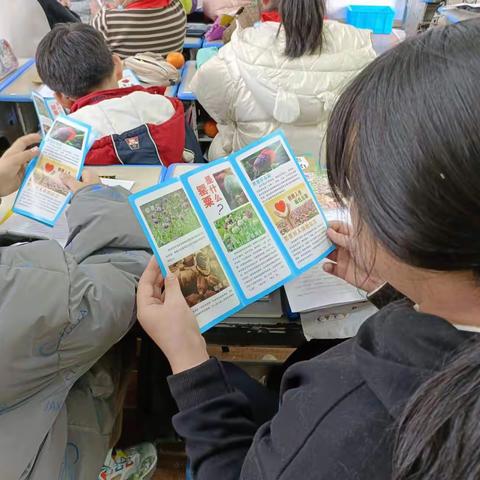 横峰：“禁毒流动课堂”进横峰小学