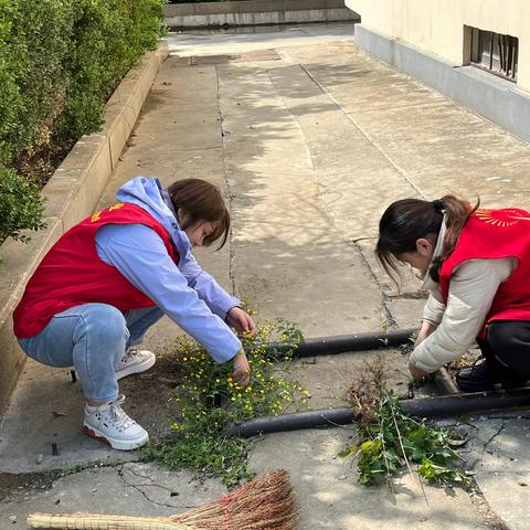 榆山街道府前社区：勤勤恳恳干物业 踏踏实实为居民