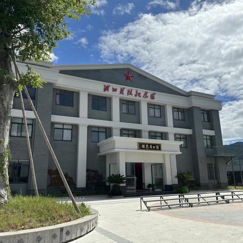 寻红色记忆，访红色先烈 ——剡溪小学二（5）班“红色寻访”主题社会实践活动