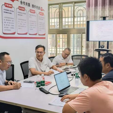 台风“剑鱼”来袭，万宁铁塔逆行守护通信“生命线”