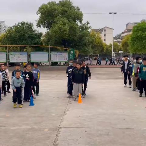 足球⚽️让我们成长----校外活动中心一小基地足球班掠影