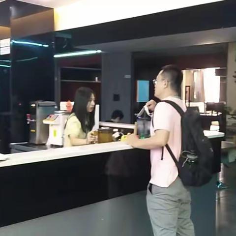 龙华区旅文局对网吧开展“巩卫”工作检查