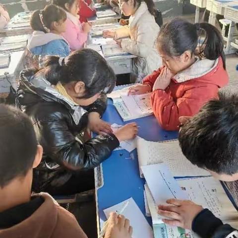 推门听课助成长——刘河小学开展本学期第二次听课活动