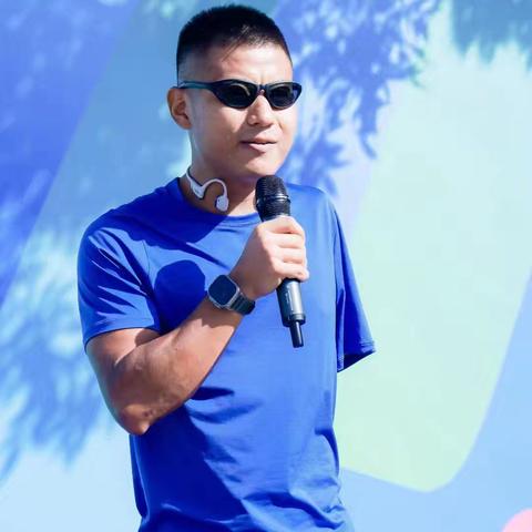 梦想·坚持·绽放——新兴街小学寄宿生与残奥会冠军王家超的主题班会交流