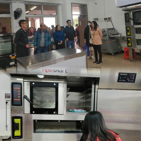 “快乐成长，让爱绽放”——云浮市第一中学举办温暖特殊儿童心灵学雷锋志愿活动