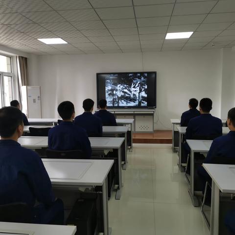 传承雷锋精神 不负时代重托——丛台北路消防救援站积极开展“学雷锋”系列活动