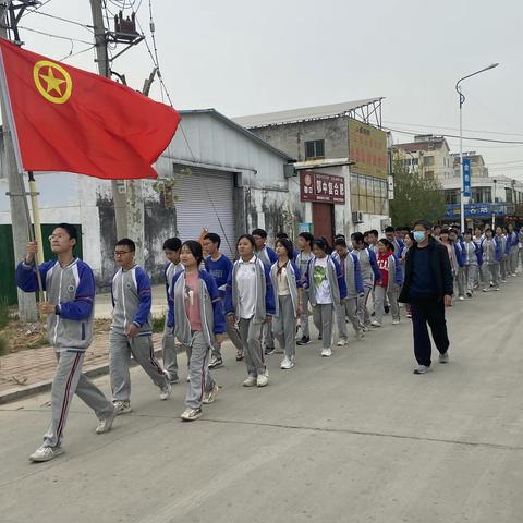 全环境立德树人———兖州八中学子走进小孟镇工业园区  开展社会实践活动