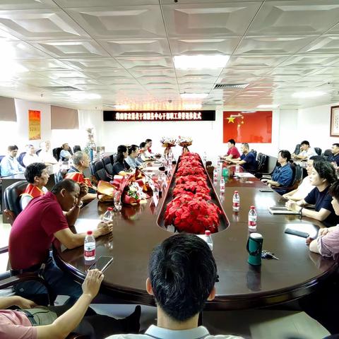 省农垦老干部服务中心举办荣誉退休仪式