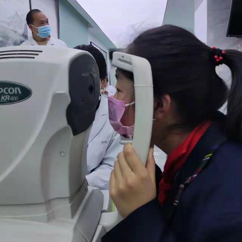 科技之春”宣传月-校园视力检测活动