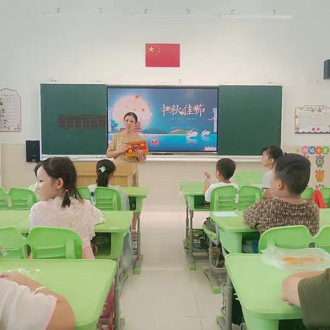 知中秋  吟中秋  品中秋  做中秋——二（3）智慧果中队中秋节主题活动