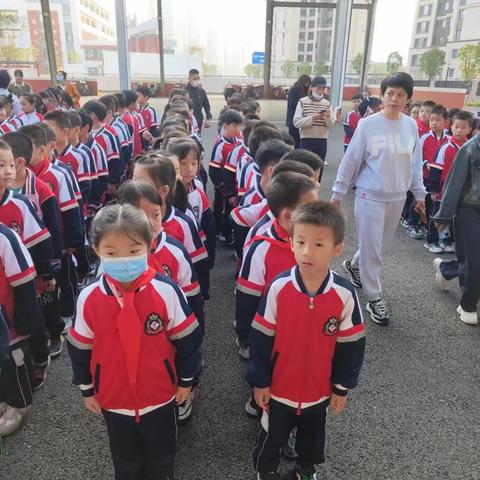 梅峰小学玉湖校区冬季趣味运动会