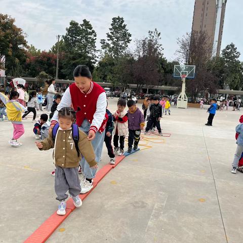 以青春之我 展瀚幼风采———彭迎娣老师