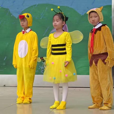 柳州市岩村路小学22-4班中队展演活动纪实