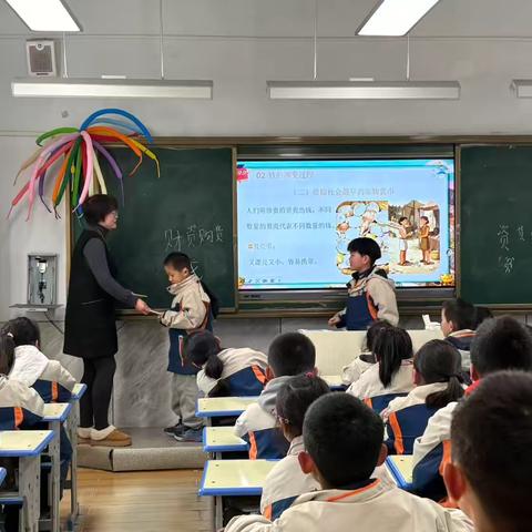 家校同心育新苗 校外课堂绽芳华——校外辅导员进校授课活动