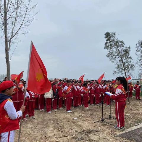 缅怀革命先烈，传承红色精神——东明县陆圈镇油寨小学清明节主题教育活动