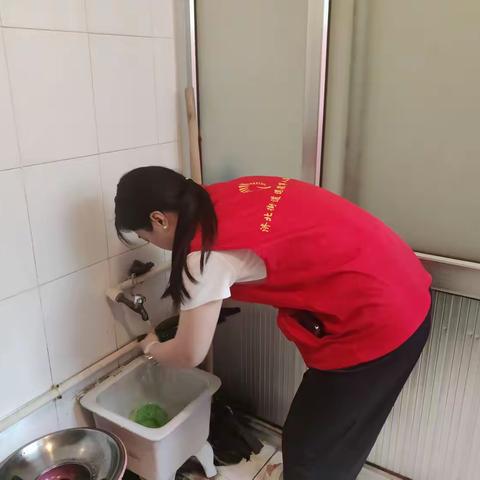 济北街道退役军人志愿服务队：一碗打卤面，温暖老人心