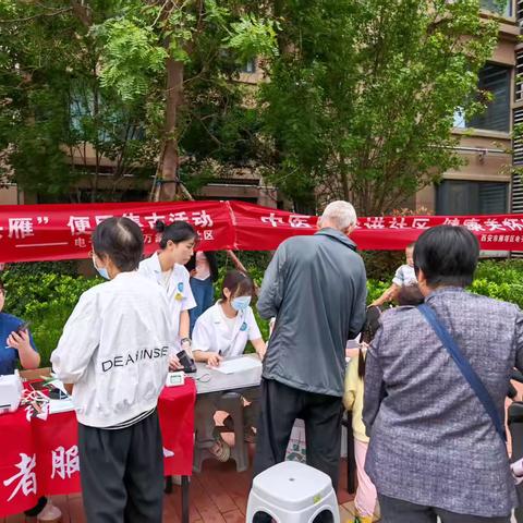 万象春天社区：便民集市进小区，贴心服务暖人心