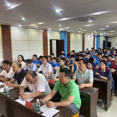 传承红色基因 讲好红色故事——乐平六中党总支开展“星火相传 五心育才”系列活动之教师红色经典故事演讲活动