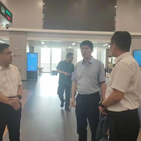 市行政审批服务局走进章丘政务服务大厅送政策、解疑难  助力项目深化年