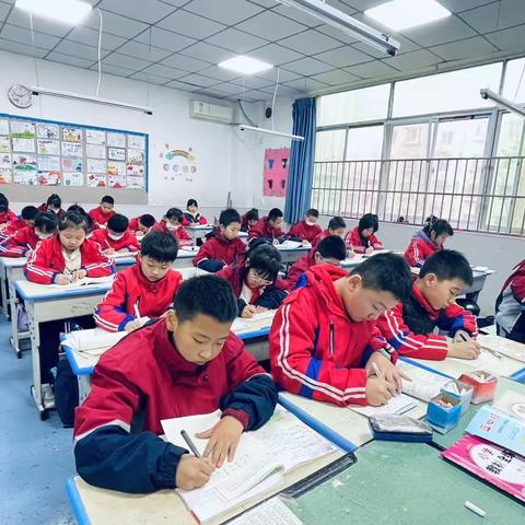笔墨飘香 香满校园——高陵兴国小学汉字书写大赛