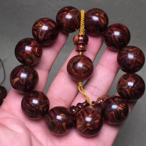 正宗海南黄花梨，印度小叶紫檀高货系列，以下产品均是出自源头厂家，一手货源，识货的老板闭眼入，个个精品，精挑细选，一物一拍，一物一证，假一赔万