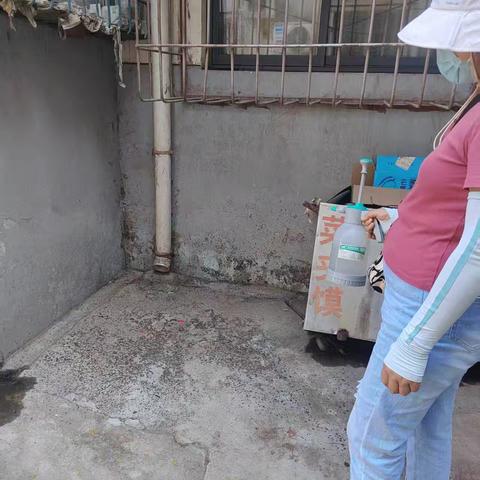 六方格｜改善人居环境 守护社区健康——西六路社区开展爱国卫生大清理活动